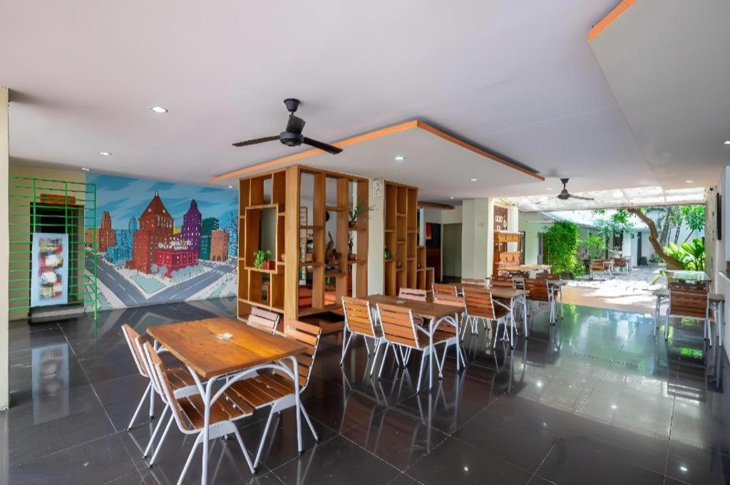 Spazzio Bali Hotel Kuta  Exterior photo