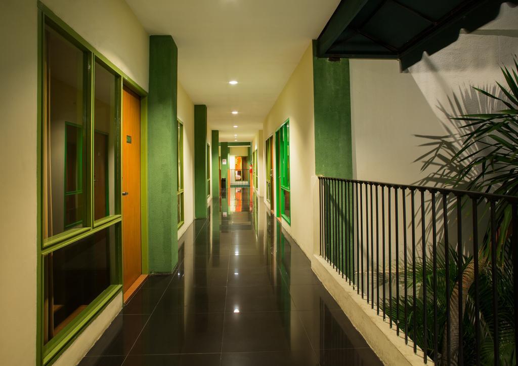 Spazzio Bali Hotel Kuta  Exterior photo
